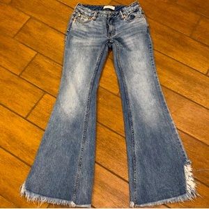 🌿 WE THE FREE Raw Hem Flare Jeans - 24